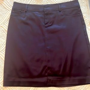 Cache Womans Burgandy skirt with slit in front.